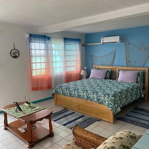 Orrie'S Beach Bar And Hotel